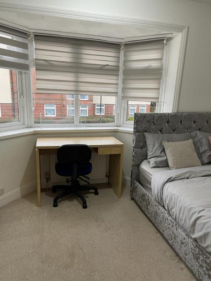 Alder En-Suites Self-Catering With Private Shower 1 Southampton Eksteriør bilde